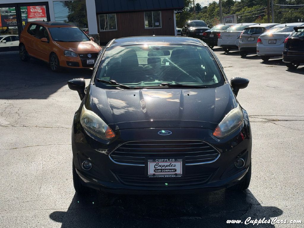 Photo 24 of this FORD FIESTA