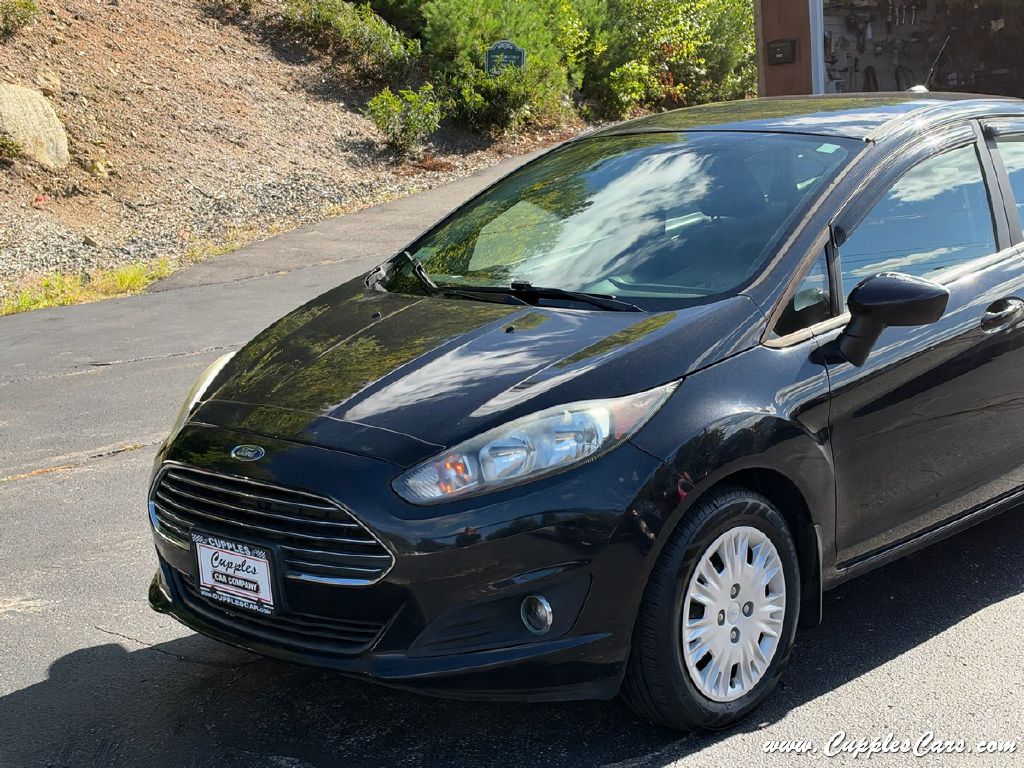 Photo 25 of this FORD FIESTA