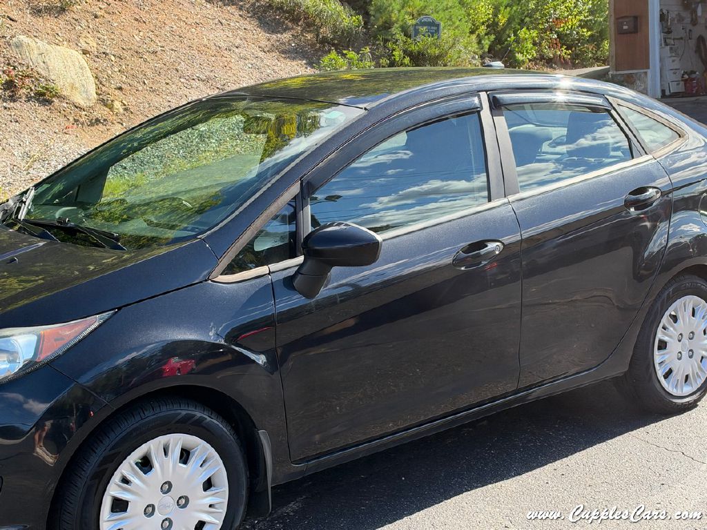 Photo 26 of this FORD FIESTA