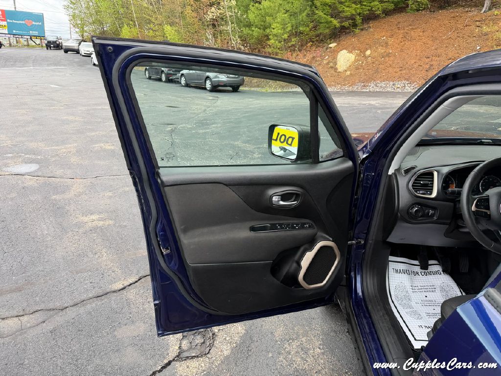 Photo 6 of this JEEP RENEGADE