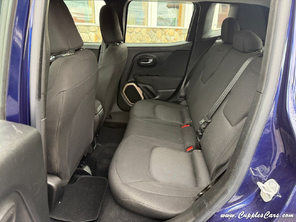 Photo 7 of this JEEP RENEGADE