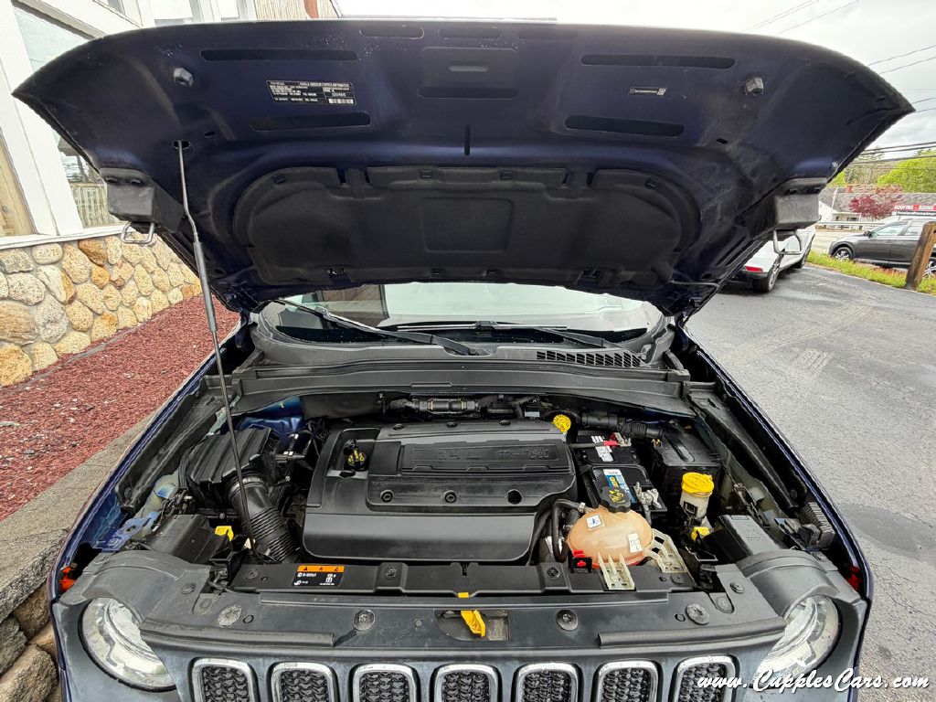 Photo 14 of this JEEP RENEGADE