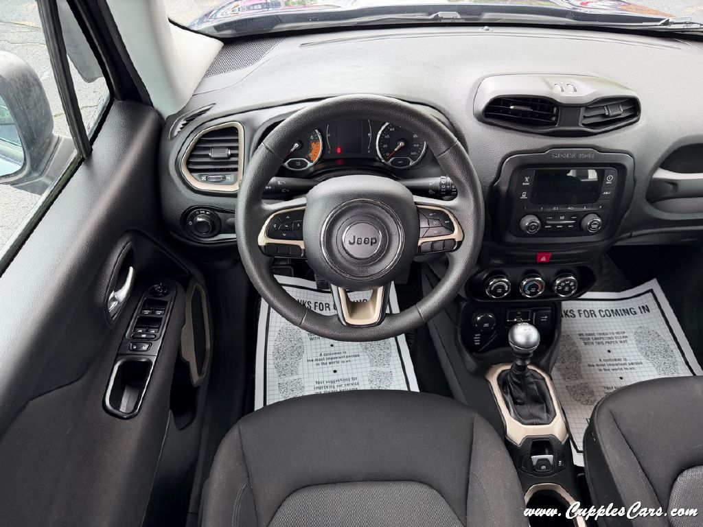 Photo 16 of this JEEP RENEGADE