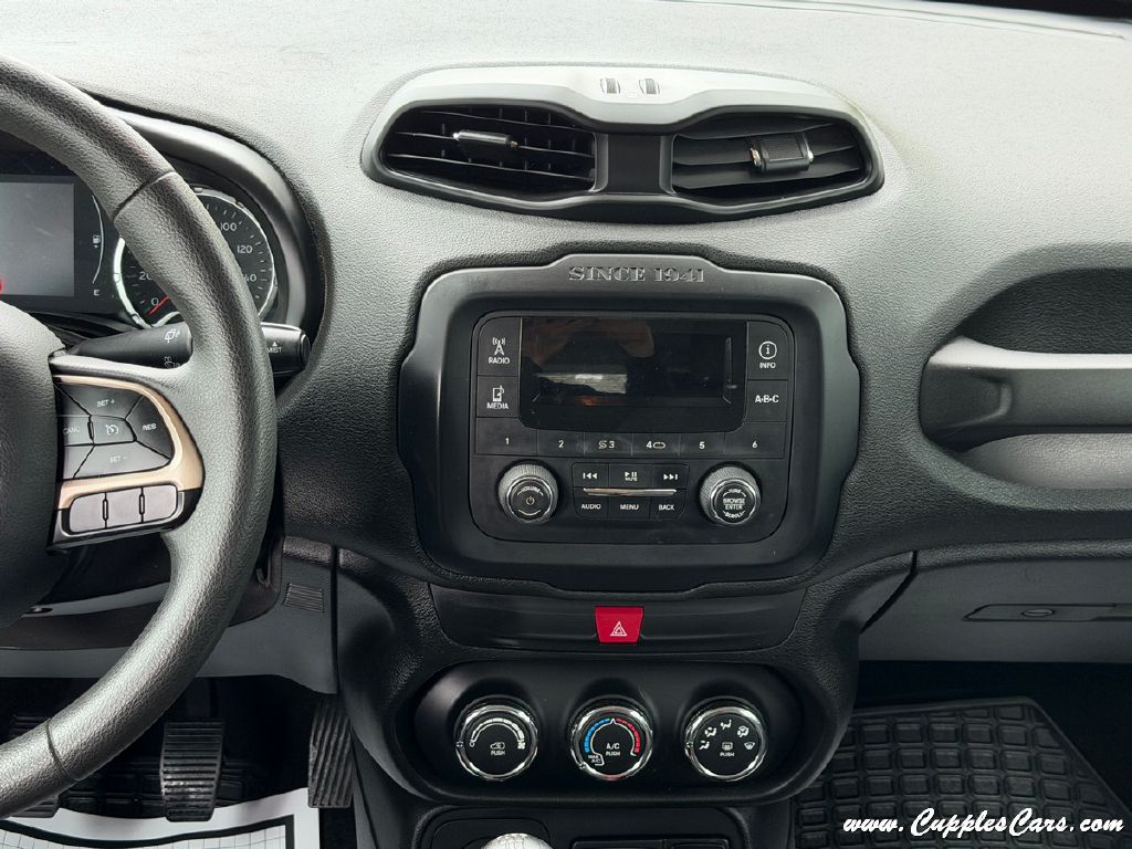 Photo 17 of this JEEP RENEGADE