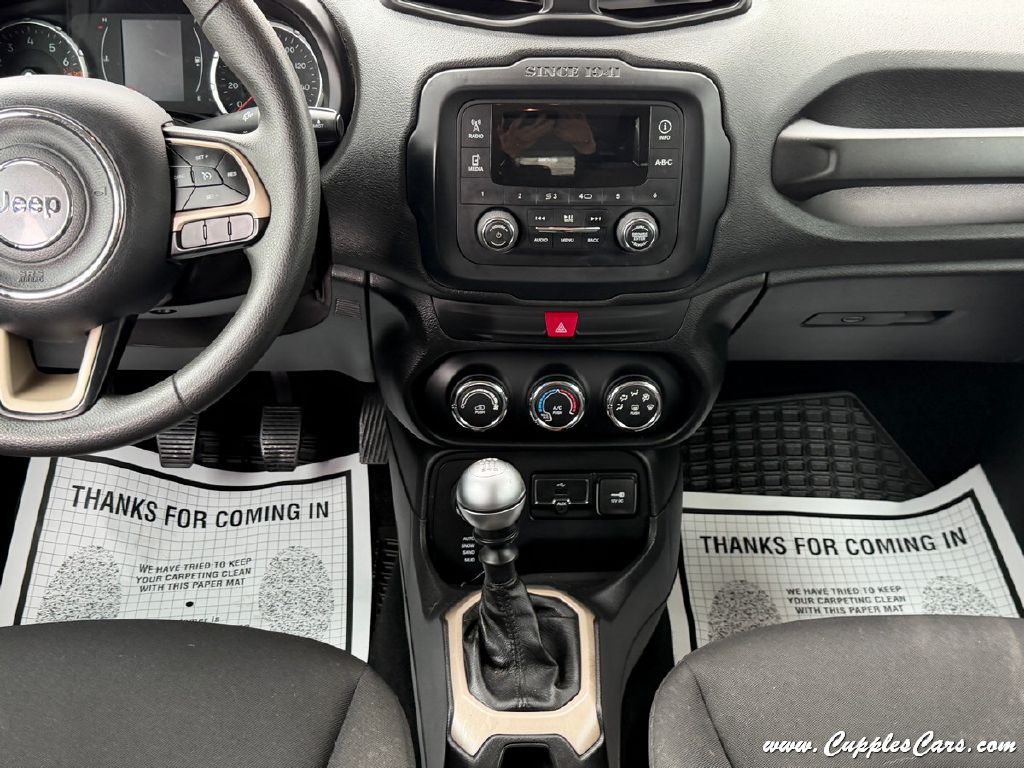 Photo 18 of this JEEP RENEGADE