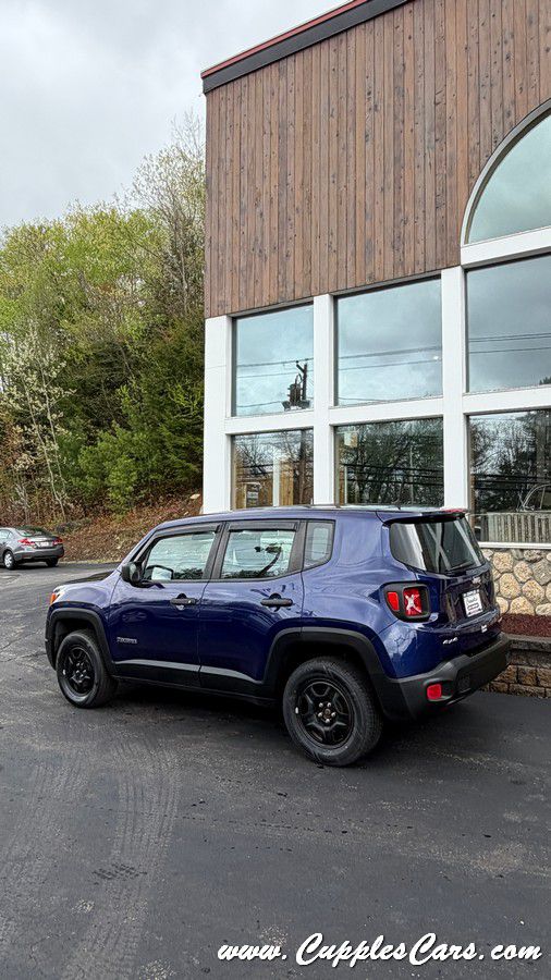 Photo 26 of this JEEP RENEGADE