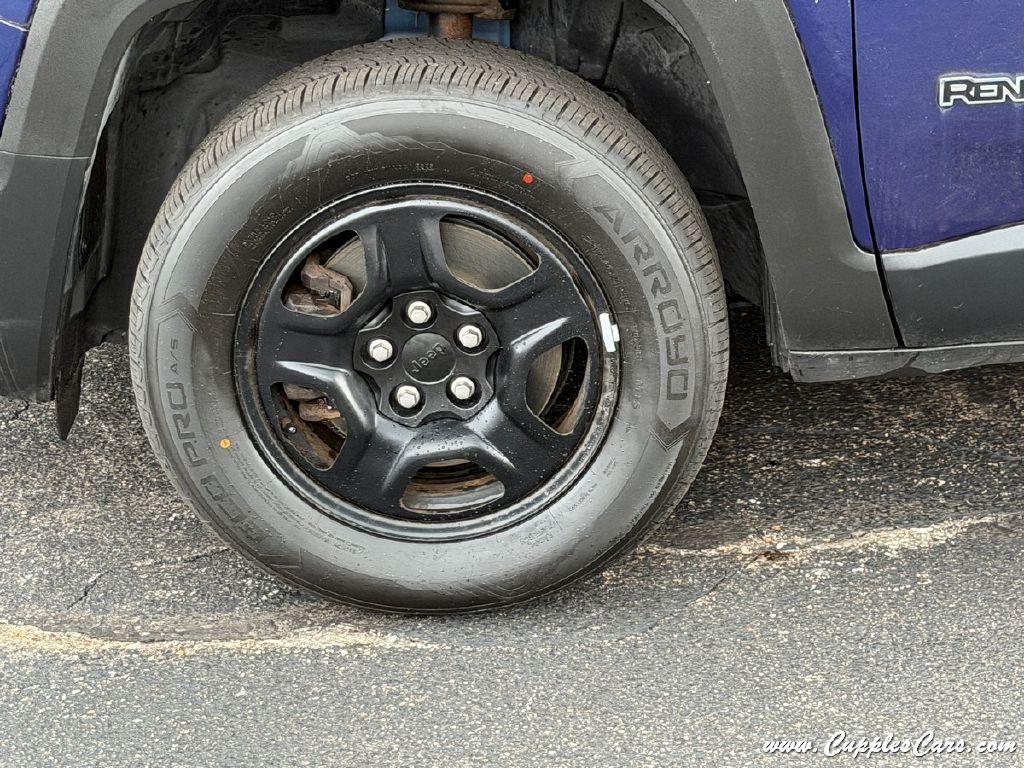 Photo 43 of this JEEP RENEGADE