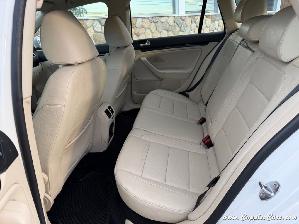 Photo 6 of this VOLKSWAGEN JETTA
