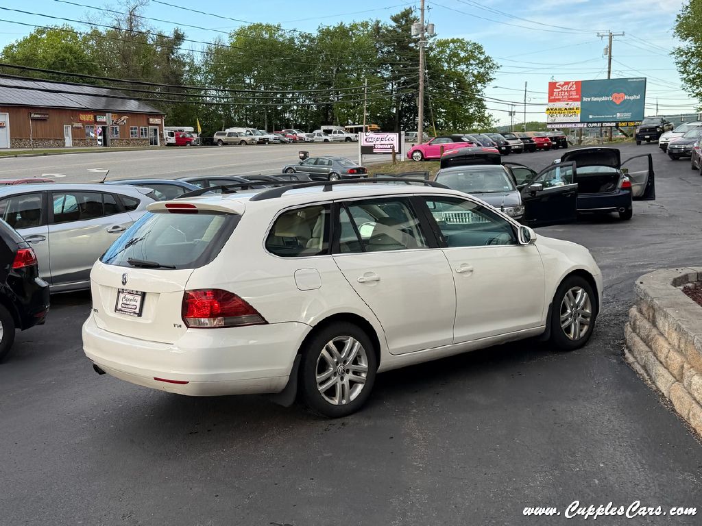 Photo 8 of this VOLKSWAGEN JETTA