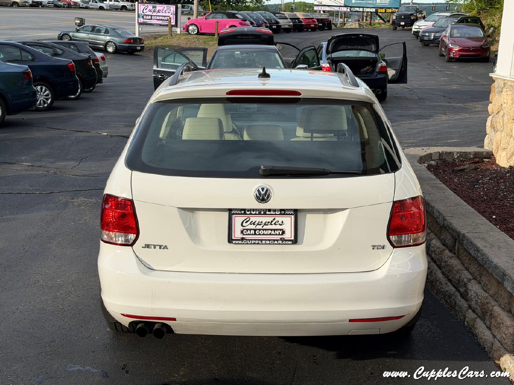 Photo 9 of this VOLKSWAGEN JETTA