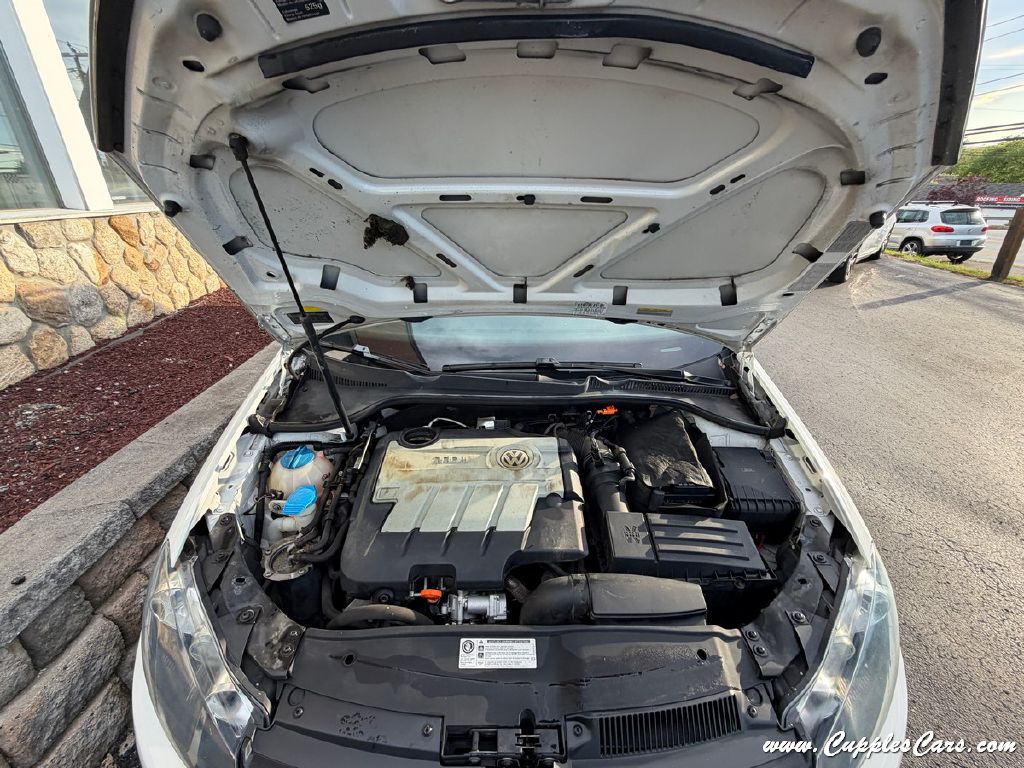 Photo 13 of this VOLKSWAGEN JETTA