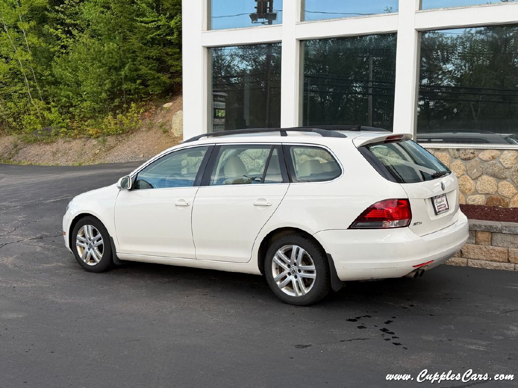 Photo 16 of this VOLKSWAGEN JETTA