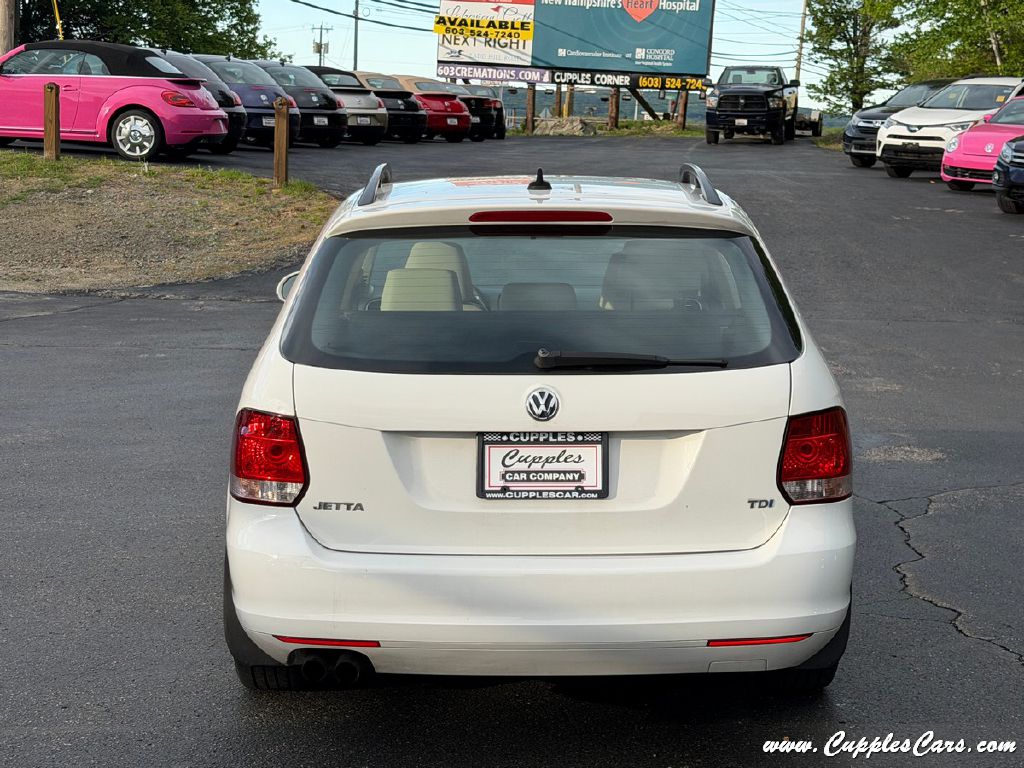 Photo 40 of this VOLKSWAGEN JETTA