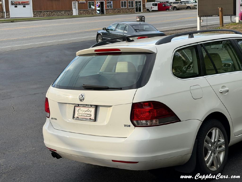 Photo 41 of this VOLKSWAGEN JETTA