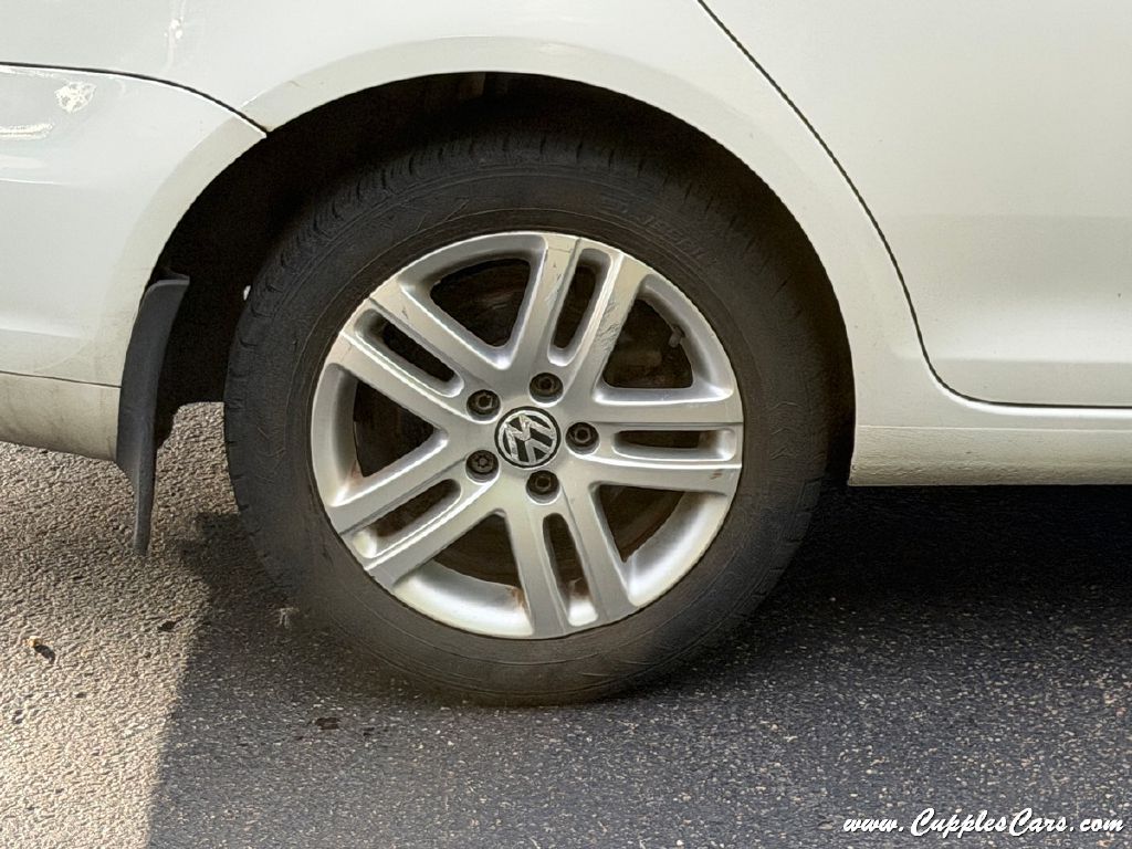 Photo 46 of this VOLKSWAGEN JETTA