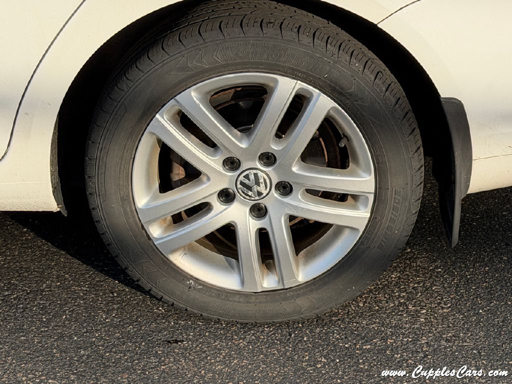 Photo 47 of this VOLKSWAGEN JETTA