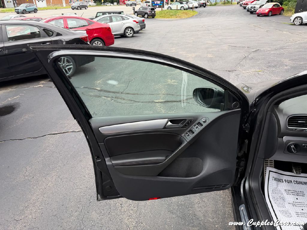 Photo 5 of this VOLKSWAGEN GOLF R