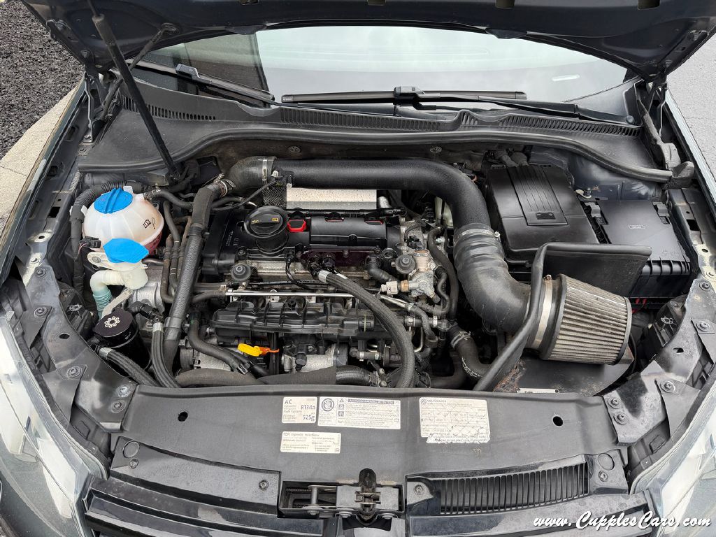 Photo 12 of this VOLKSWAGEN GOLF R