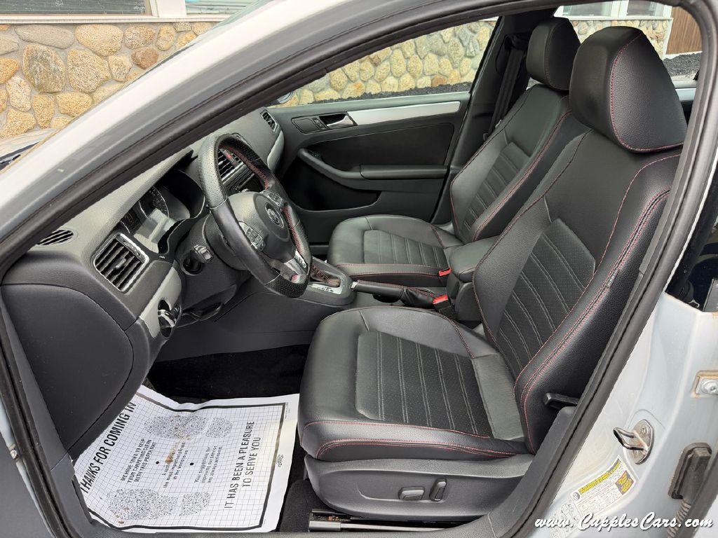 Photo 4 of this VOLKSWAGEN JETTA