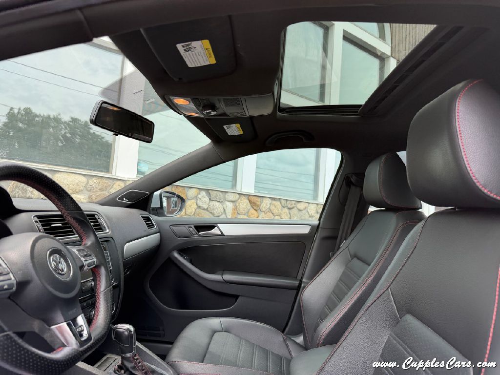 Photo 7 of this VOLKSWAGEN JETTA