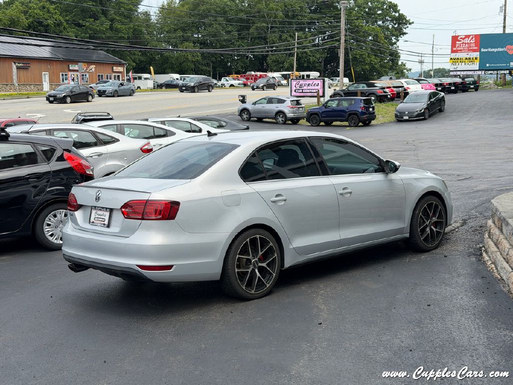Photo 9 of this VOLKSWAGEN JETTA