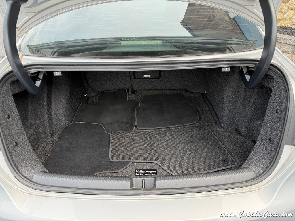 Photo 10 of this VOLKSWAGEN JETTA