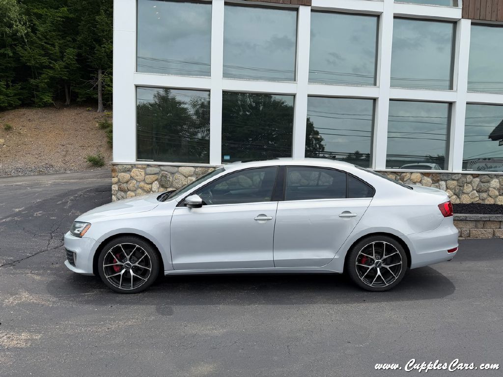 Photo 12 of this VOLKSWAGEN JETTA