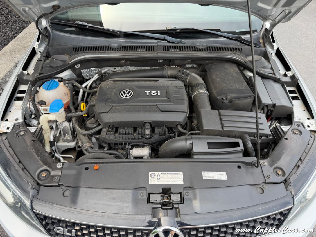 Photo 14 of this VOLKSWAGEN JETTA