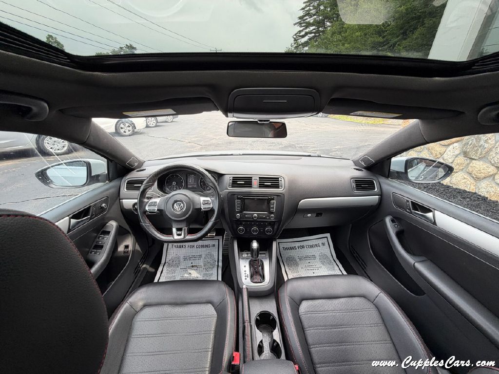 Photo 21 of this VOLKSWAGEN JETTA