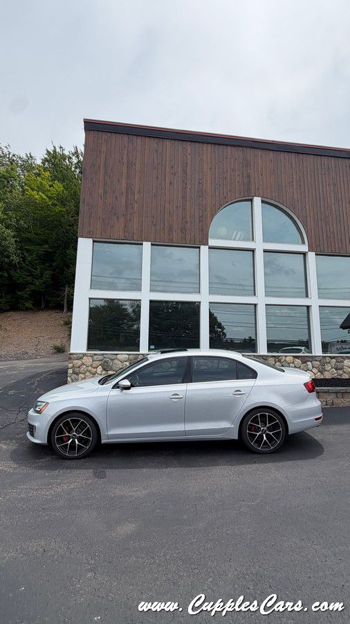 Photo 28 of this VOLKSWAGEN JETTA