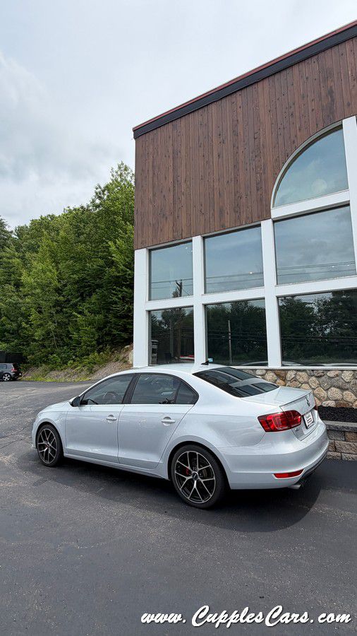 Photo 29 of this VOLKSWAGEN JETTA