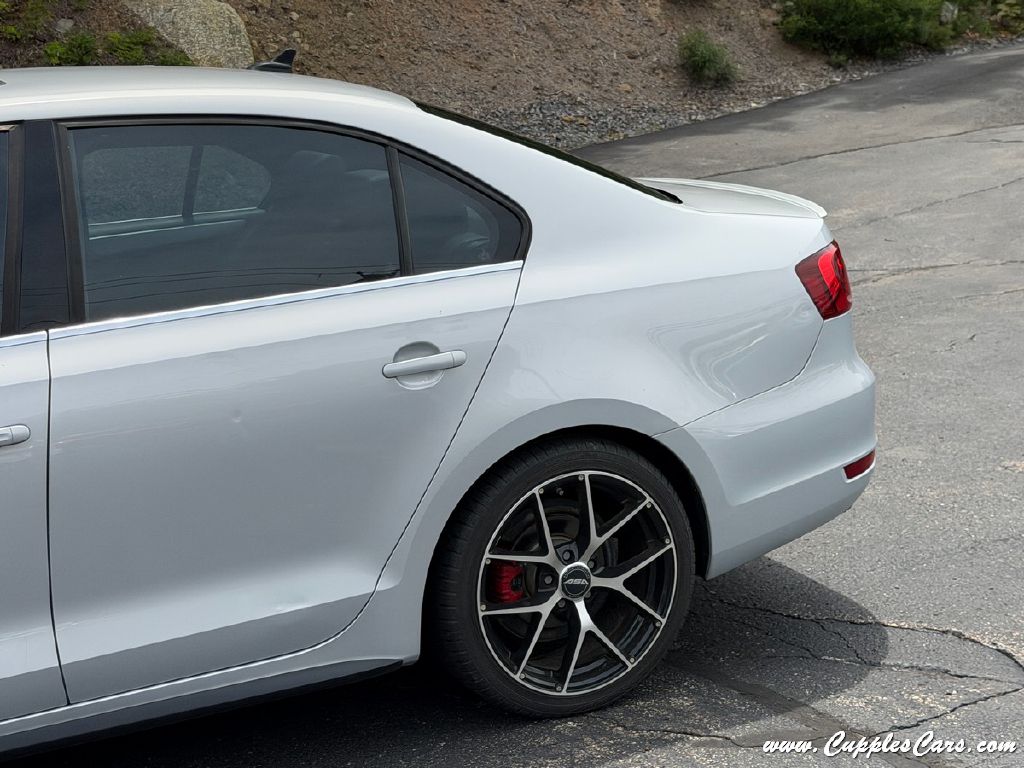 Photo 36 of this VOLKSWAGEN JETTA