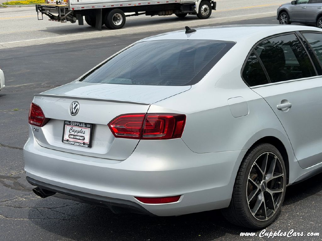 Photo 38 of this VOLKSWAGEN JETTA