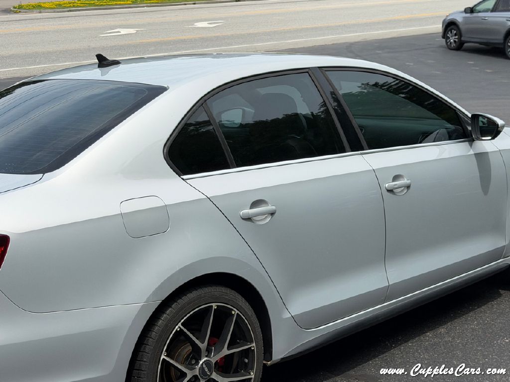 Photo 39 of this VOLKSWAGEN JETTA