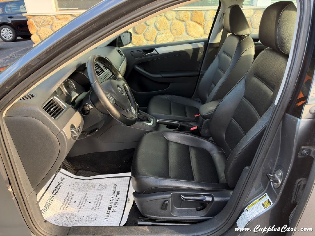 Photo 3 of this VOLKSWAGEN JETTA