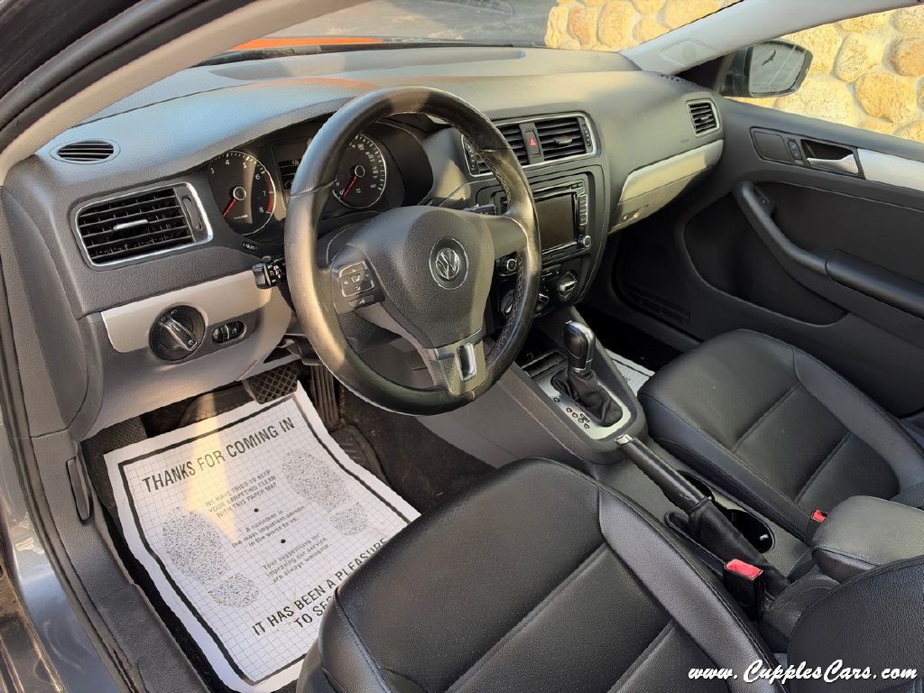 Photo 4 of this VOLKSWAGEN JETTA