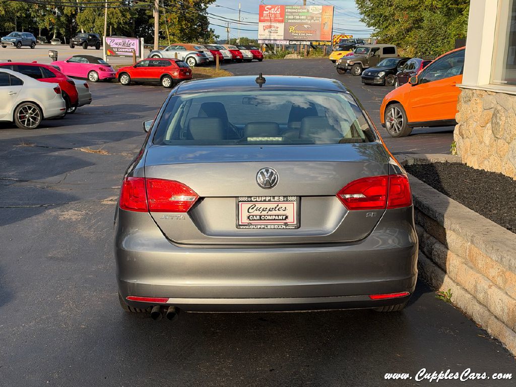 Photo 8 of this VOLKSWAGEN JETTA
