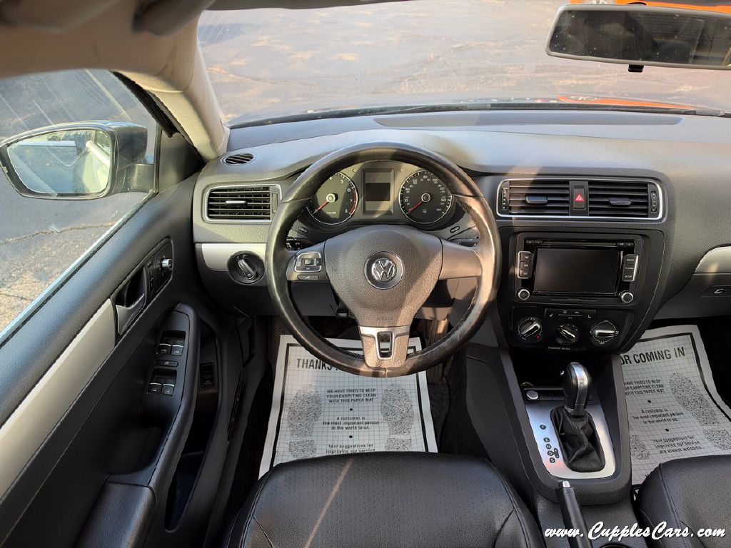 Photo 14 of this VOLKSWAGEN JETTA