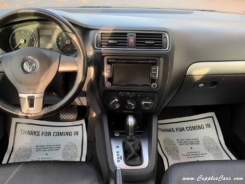 Photo 16 of this VOLKSWAGEN JETTA