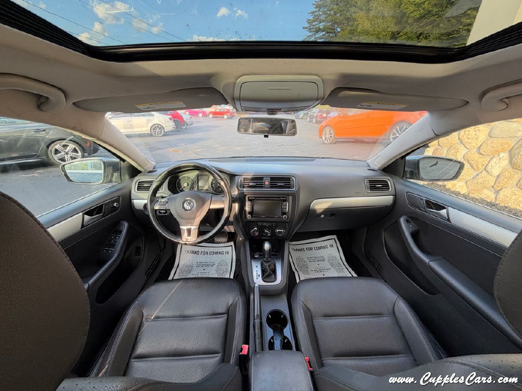 Photo 18 of this VOLKSWAGEN JETTA