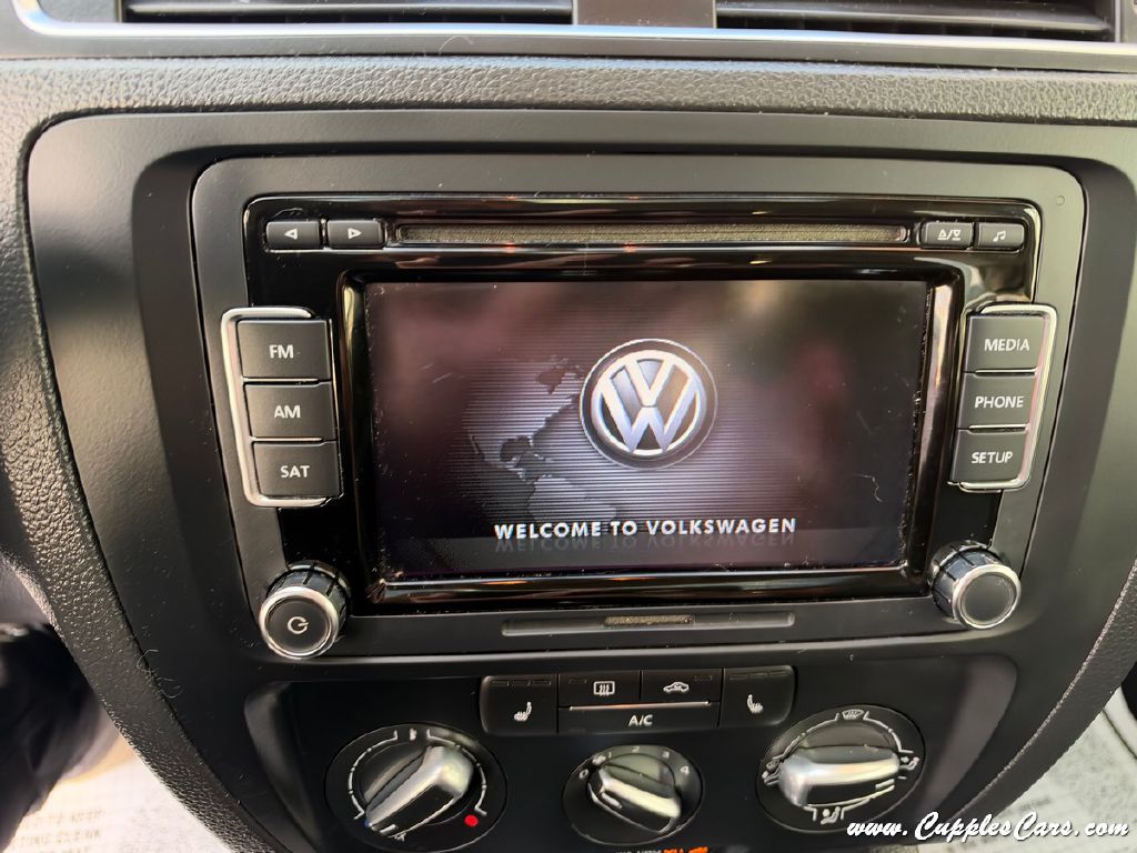 Photo 22 of this VOLKSWAGEN JETTA