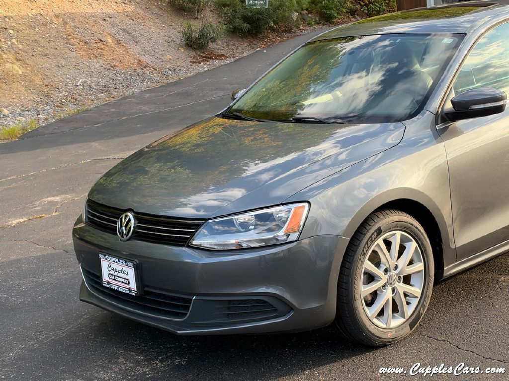 Photo 24 of this VOLKSWAGEN JETTA