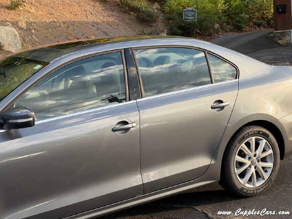 Photo 26 of this VOLKSWAGEN JETTA