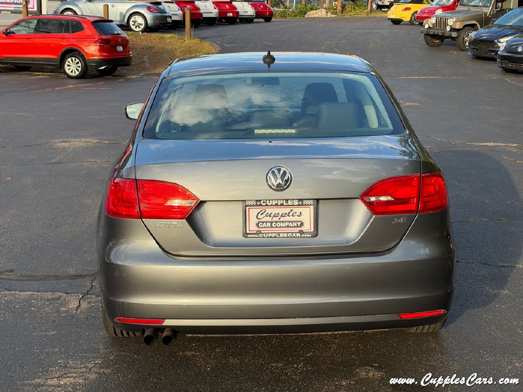 Photo 28 of this VOLKSWAGEN JETTA