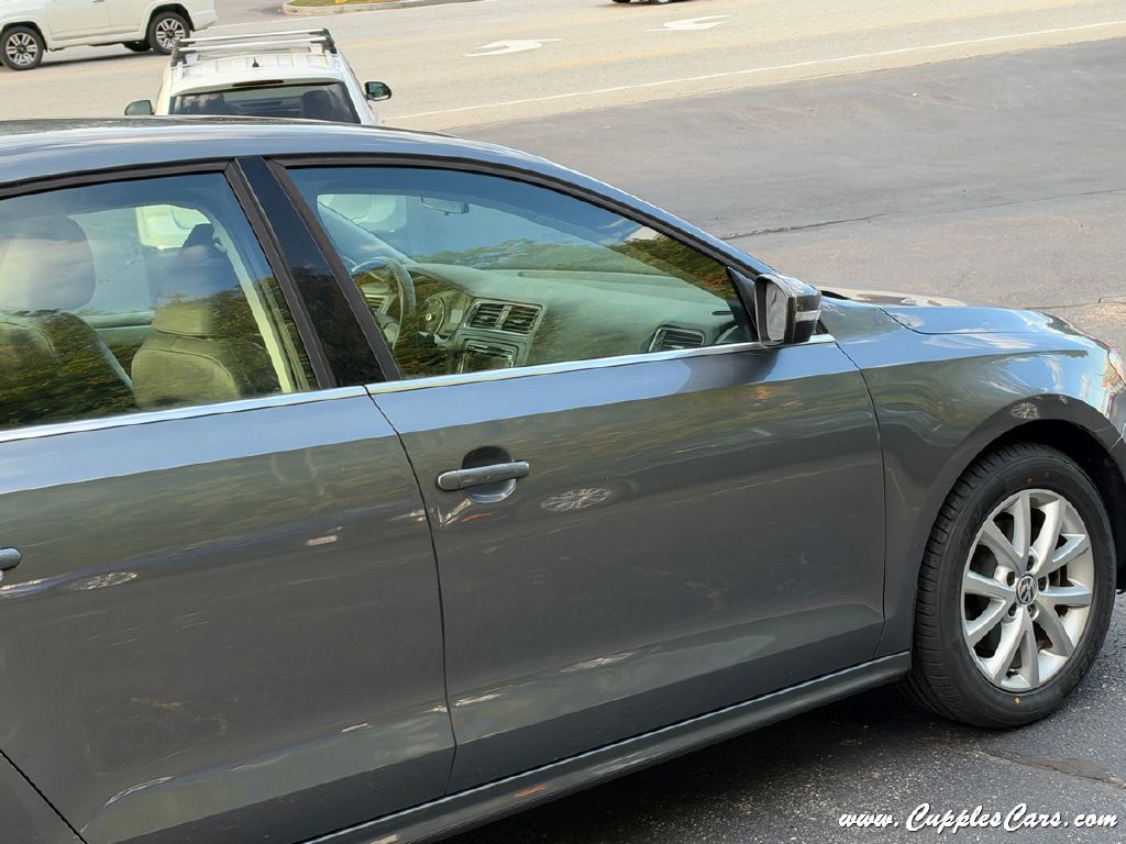 Photo 31 of this VOLKSWAGEN JETTA