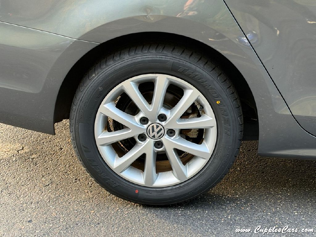 Photo 34 of this VOLKSWAGEN JETTA