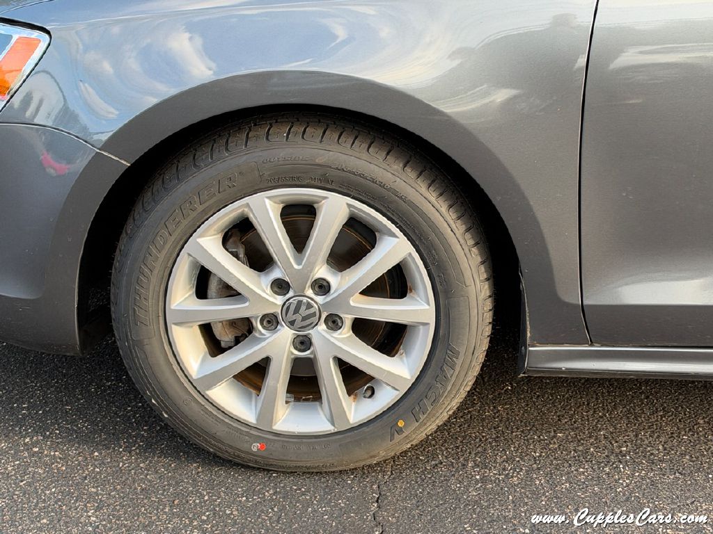 Photo 36 of this VOLKSWAGEN JETTA