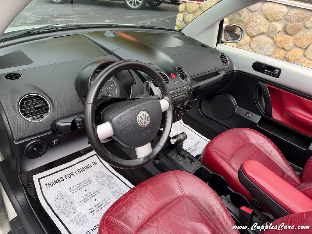Photo 4 of this VOLKSWAGEN NEW BEETLE