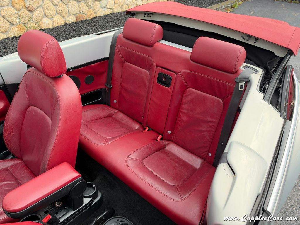Photo 6 of this VOLKSWAGEN NEW BEETLE