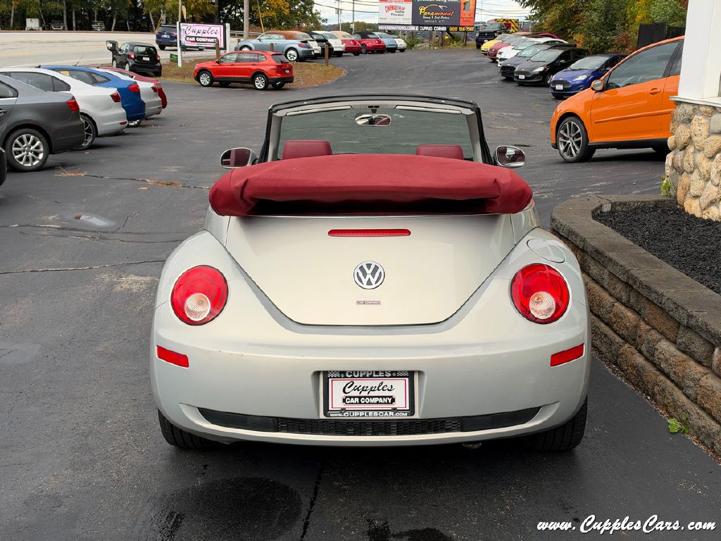 Photo 7 of this VOLKSWAGEN NEW BEETLE